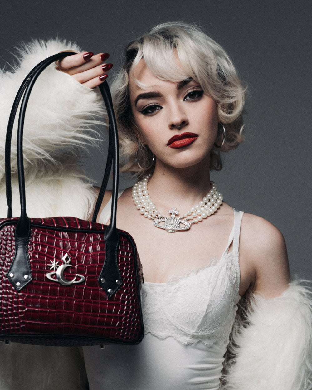 Luna Vesper · spotlight